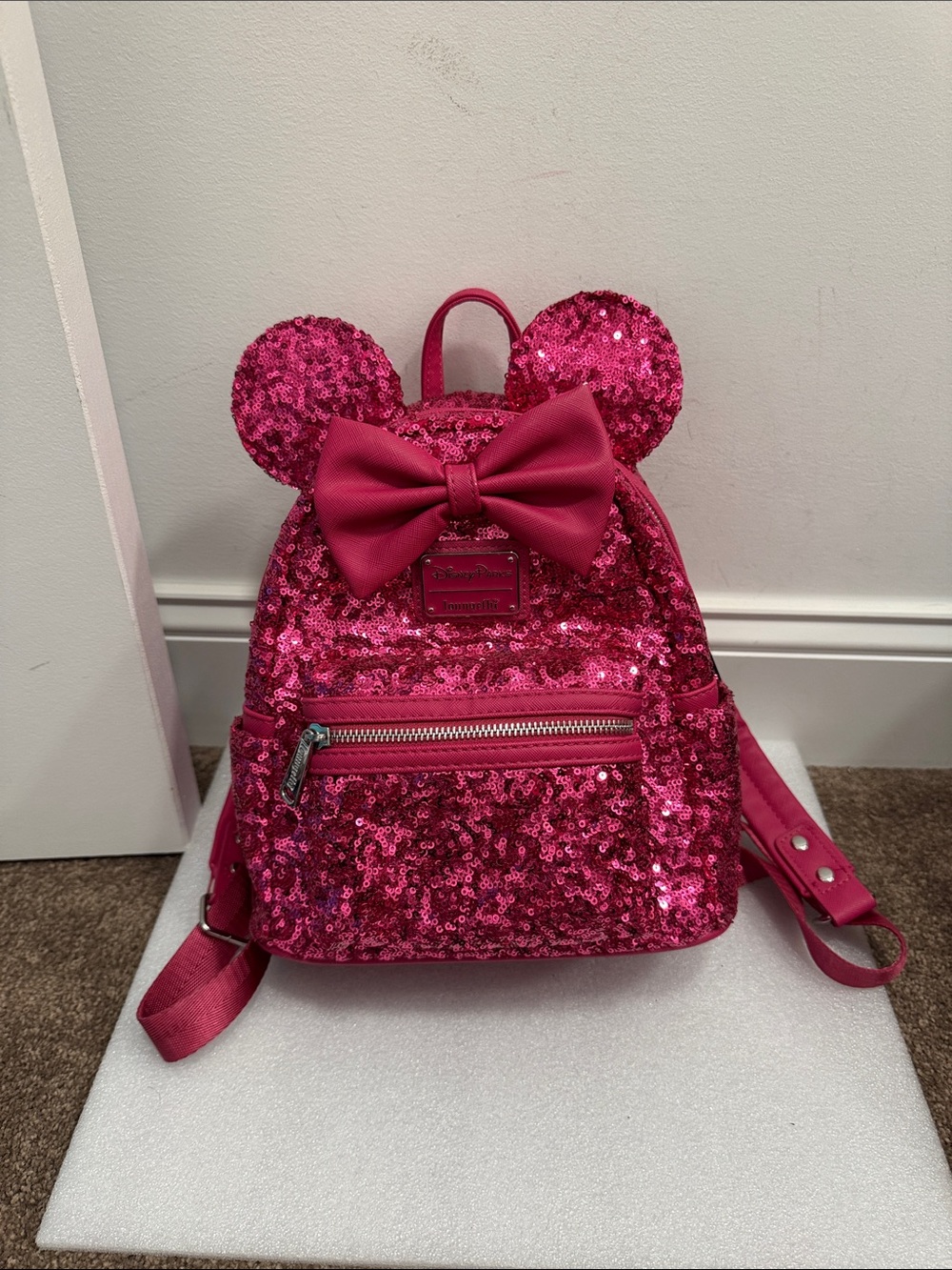Loungefly Disney parks Minnie Mouse hot pink sequin backpack